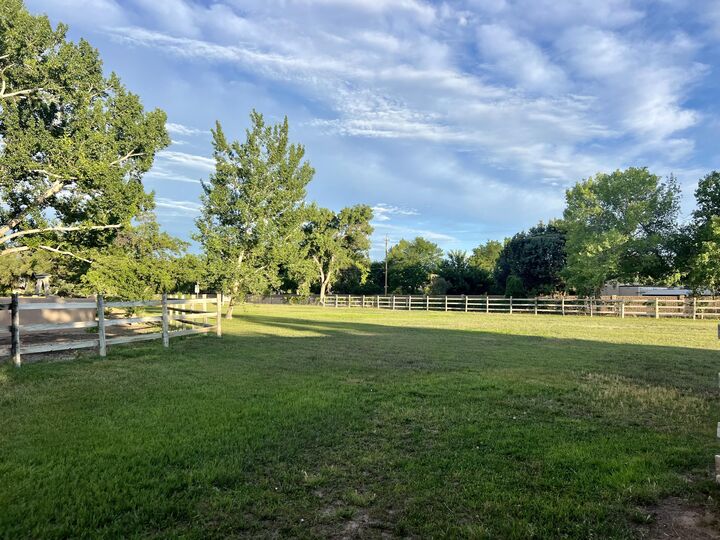 715 El Alhambra Circle NW  Los Ranchos NM 87107 photo