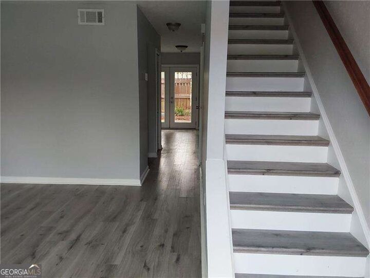 Property Photo: 1818 Ashborough Circle GA 30067