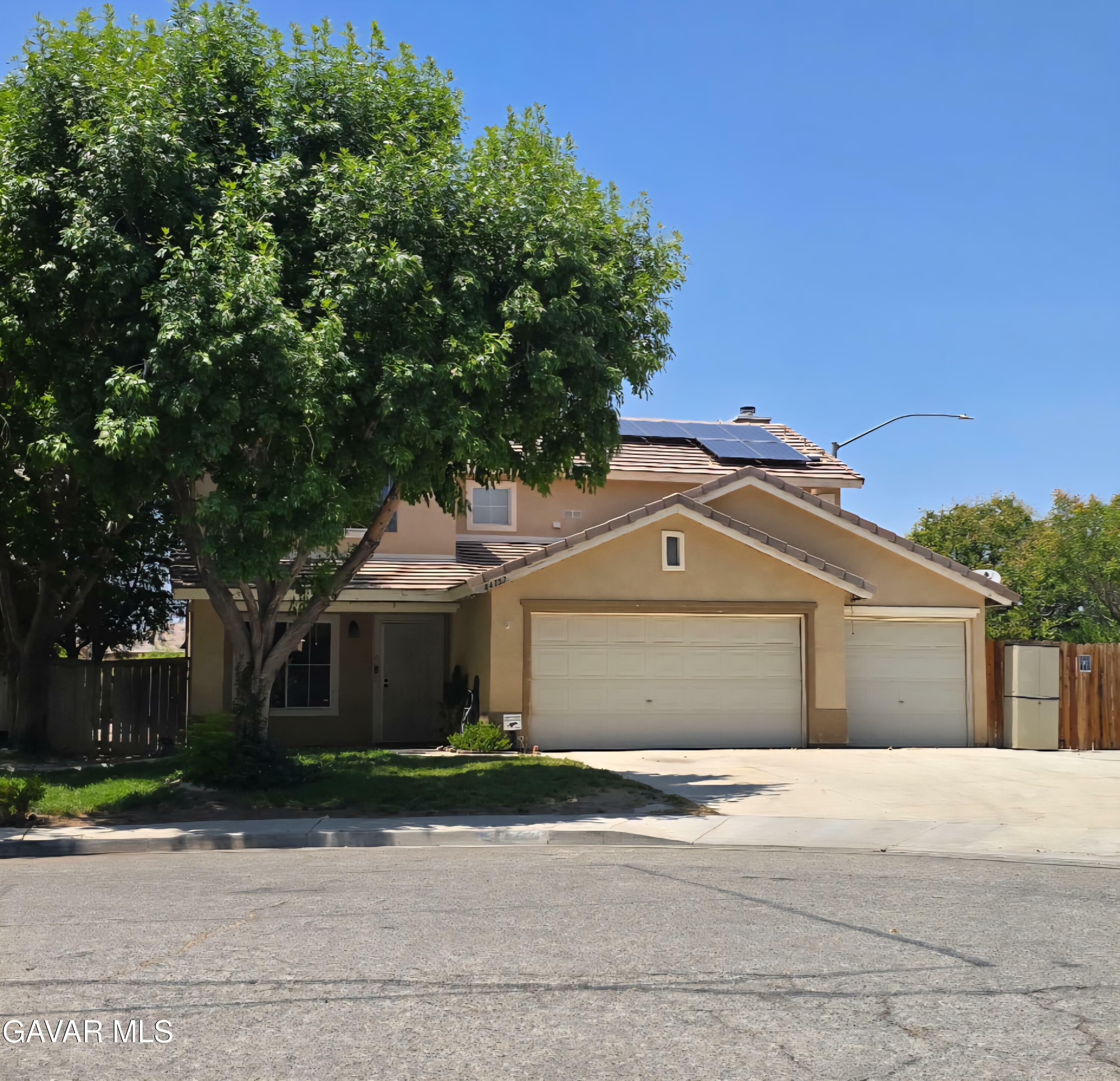 Property Photo: 44757 Ranchwood Avenue CA 93536