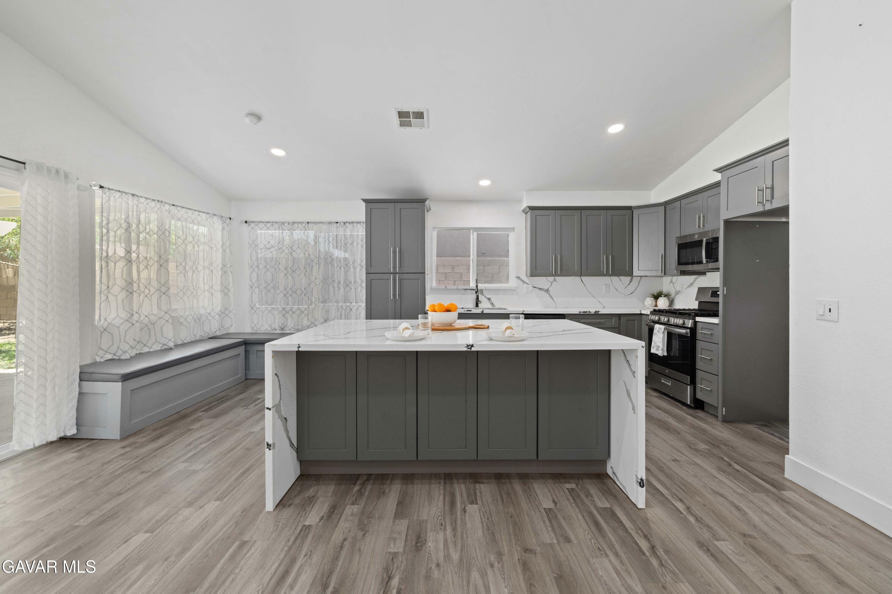 Property Photo: 3624 Comet Court CA 93550