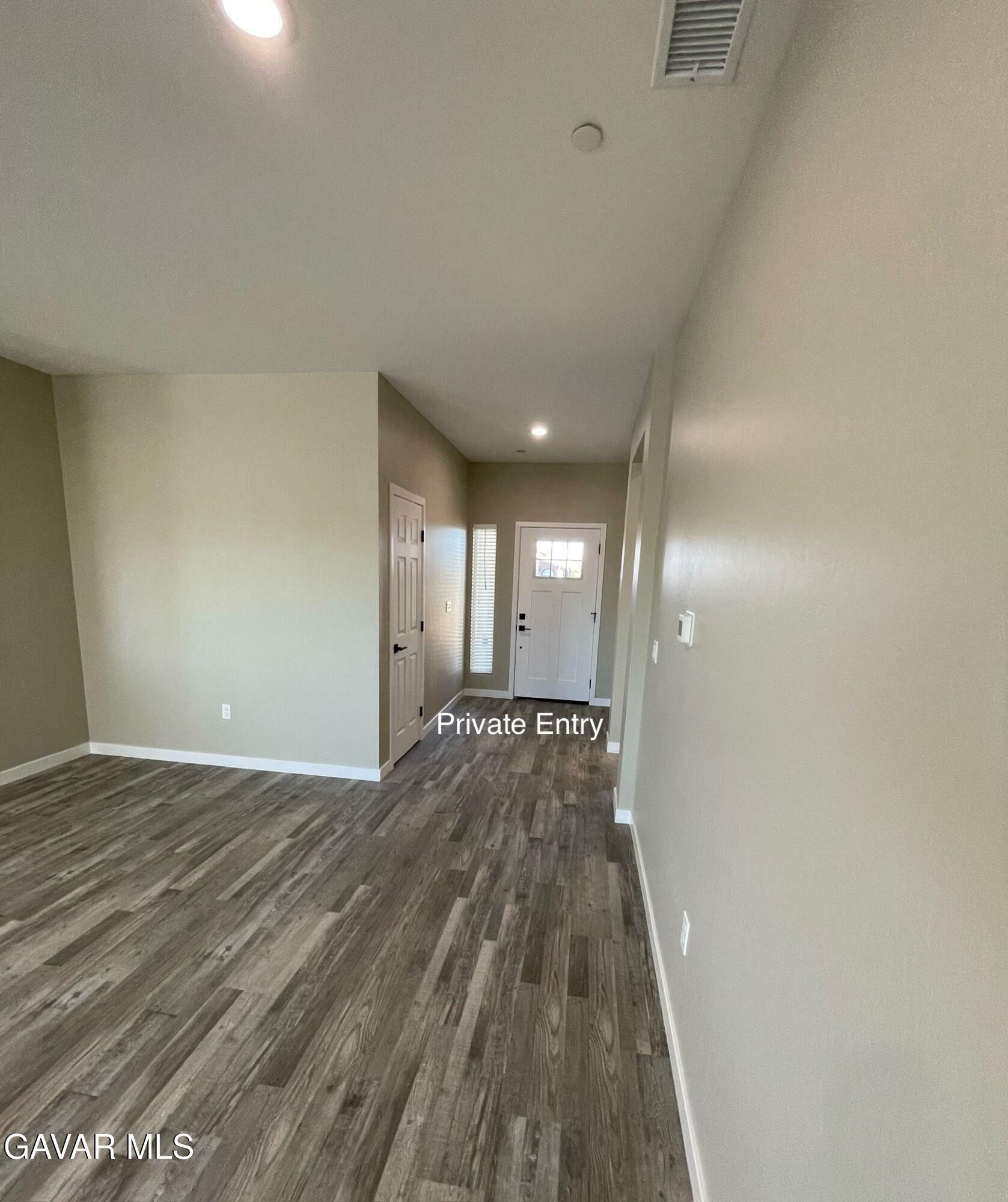 Property Photo: 9143 Rea Avenue CA 93505