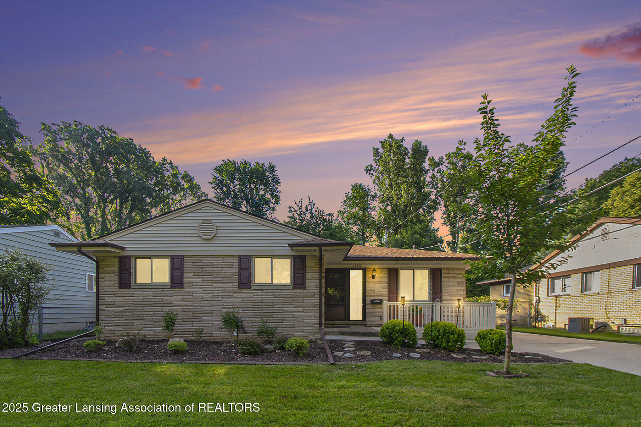 Property Photo:  1809 S Holly Way  MI 48910 