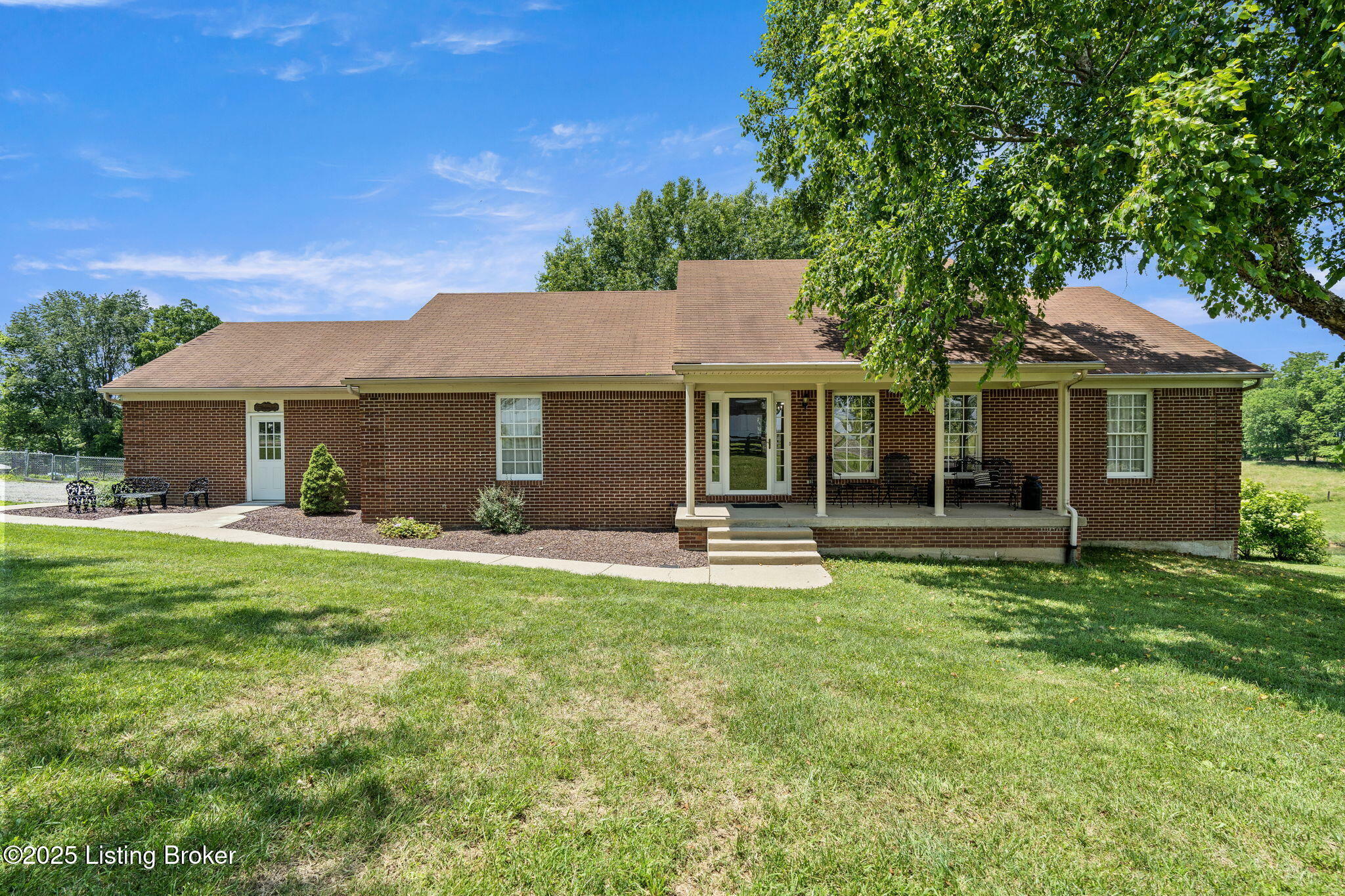 Property Photo: 2714 Pea Ridge Rd KY 40076