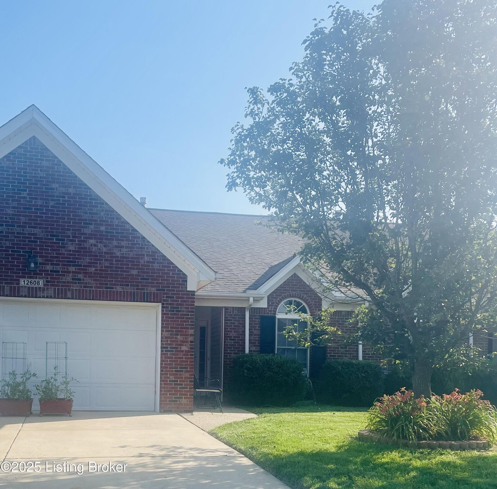 Property Photo: 12608 Spring Heaven Ct KY 40229
