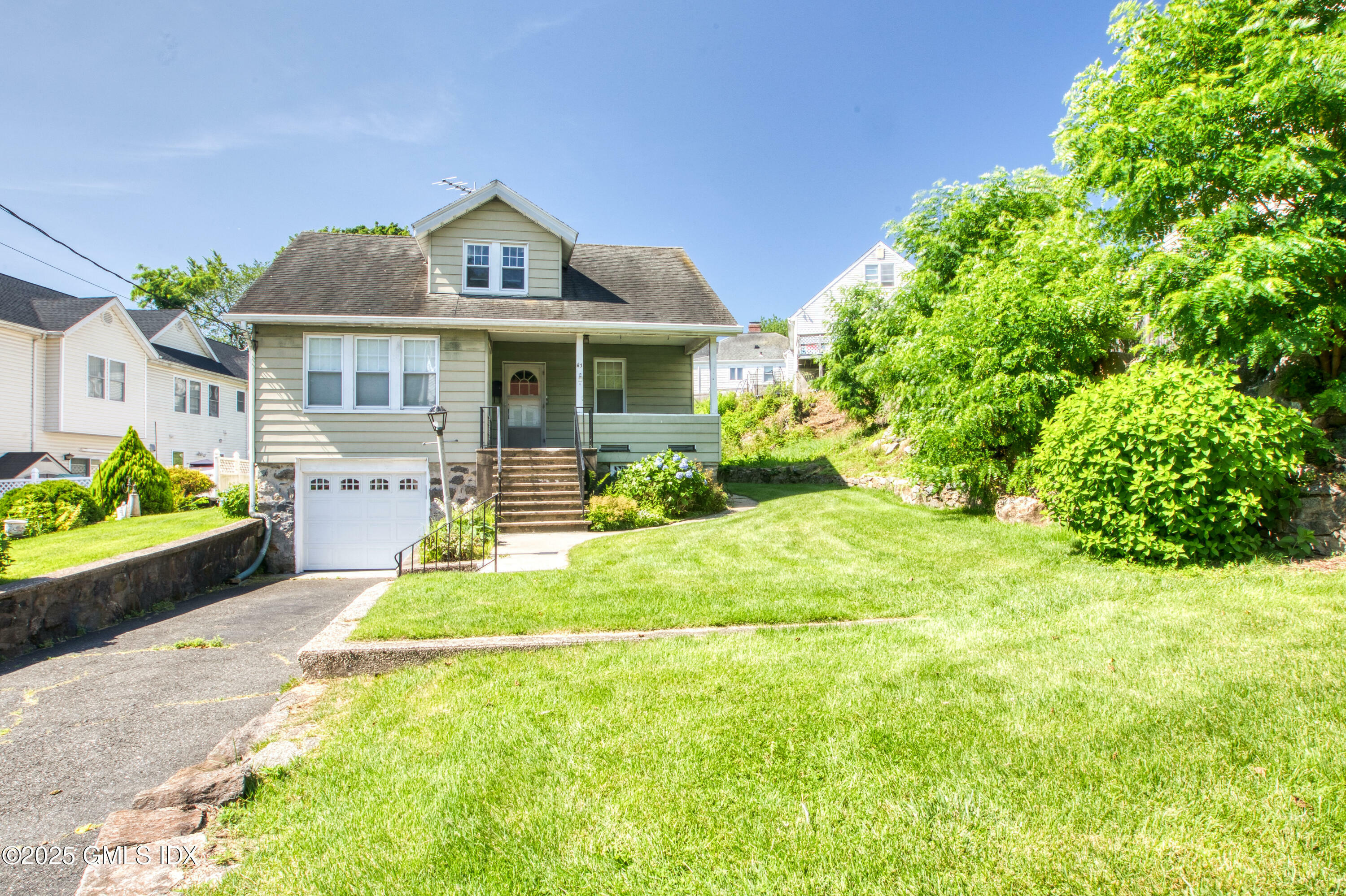 Property Photo:  63 Ivy Street  CT 06830 