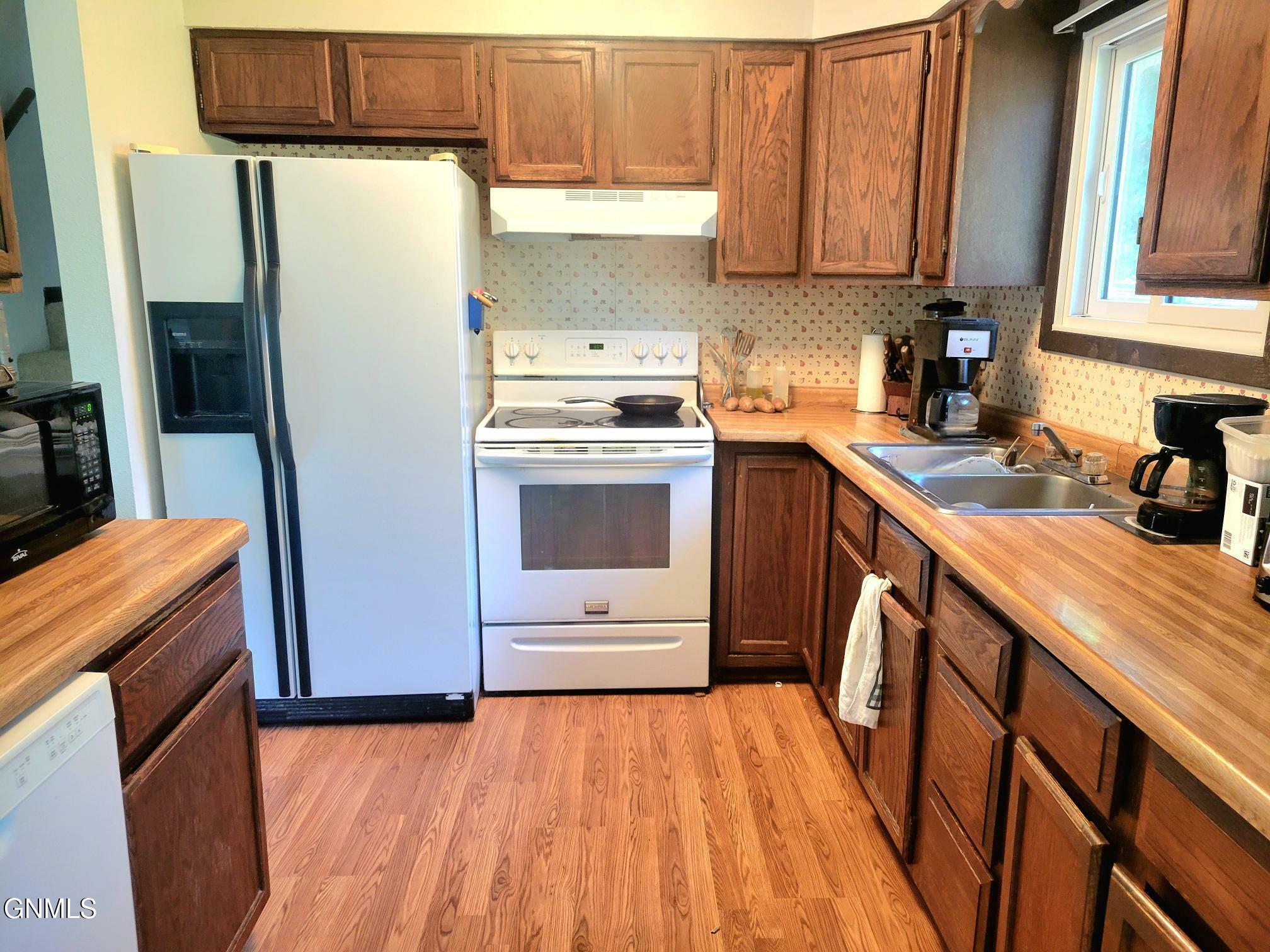 Property Photo: 5912 Horseshoe Bend NW ND 58554