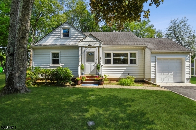 4 Holmes Ave  New Providence Boro NJ 07974 photo