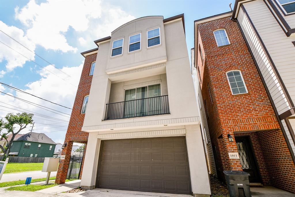 Property Photo: 1909 Hickory Street TX 77007