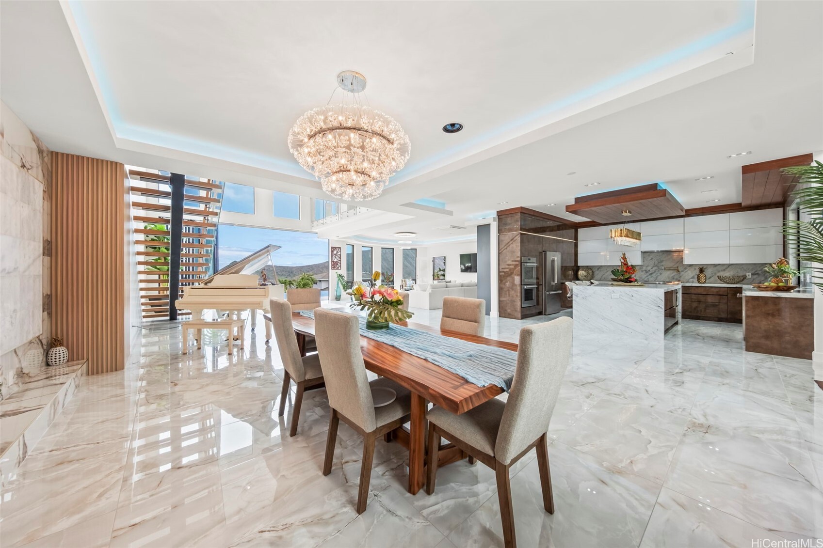 Property Photo: 123 Waihili Place HI 96825
