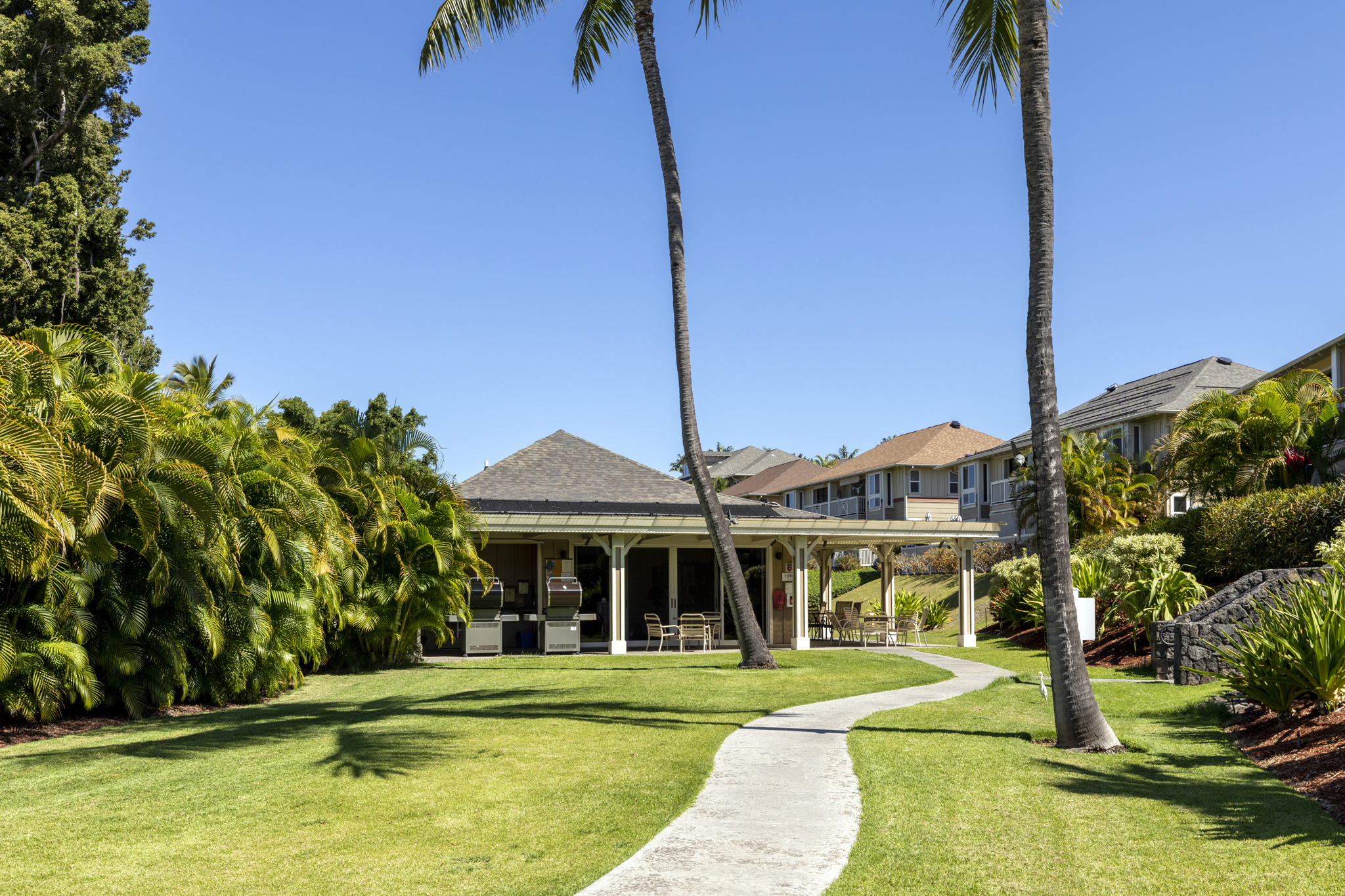 Property Photo: 75-5919 Alii Dr B2 HI 96740