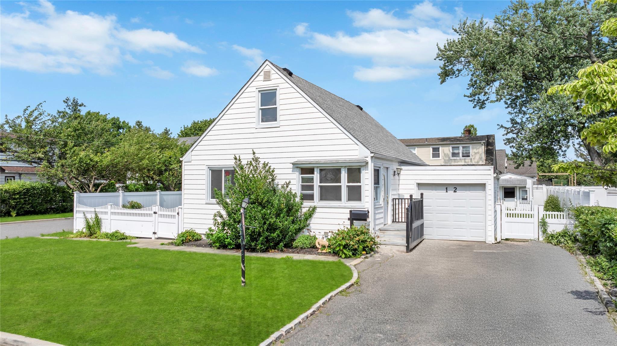 12 Schiller Street  Hicksville NY 11801 photo