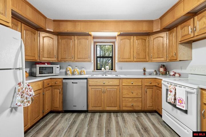 Property Photo:  109 Cr 555B  MO 65760 