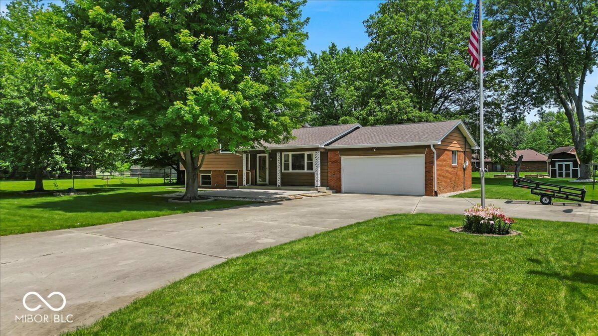 Property Photo: 11054 N Shelby 490 W IN 46163