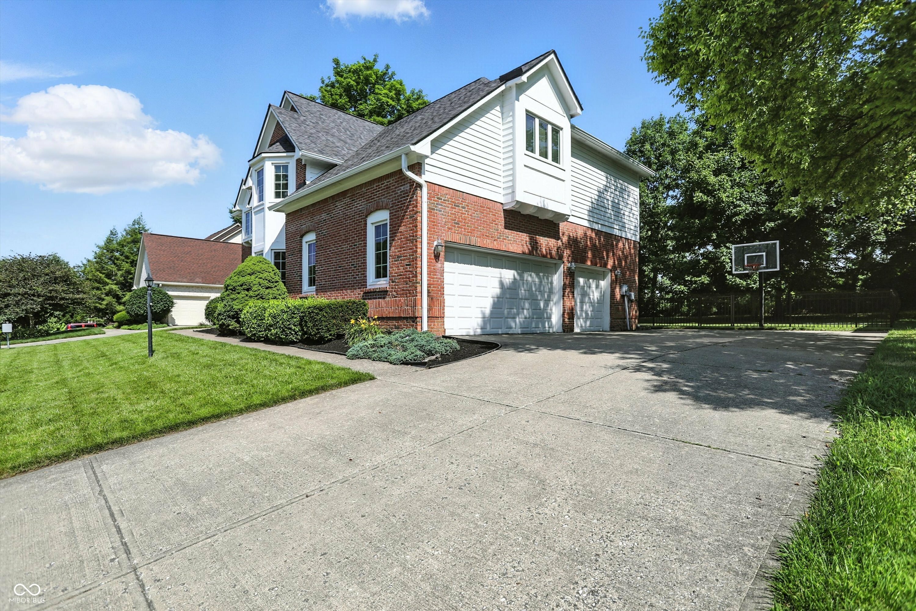 Property Photo: 6316 Harmonridge Court IN 46278