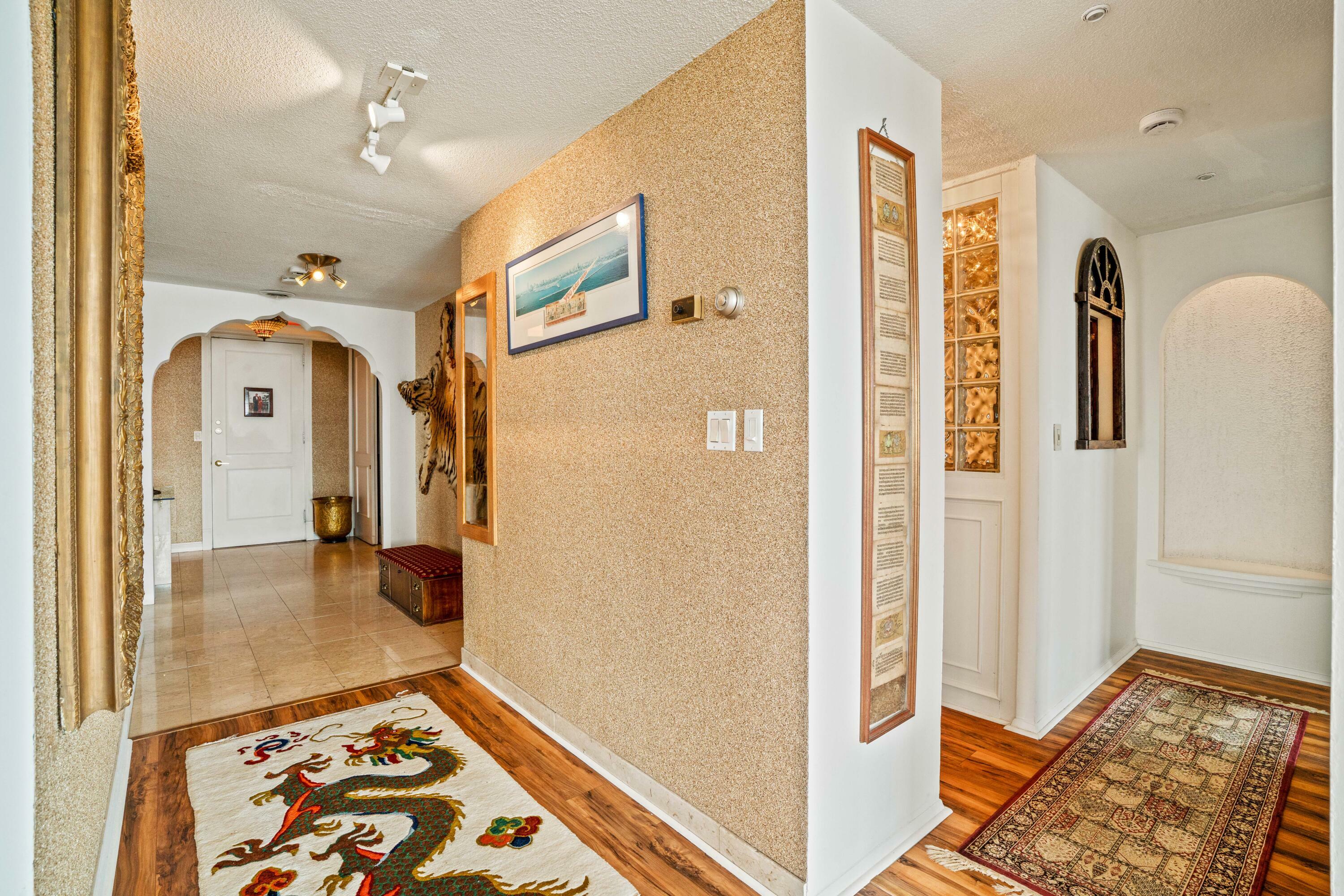 Property Photo:  1919 N Summit Ave 11C  WI 53202 