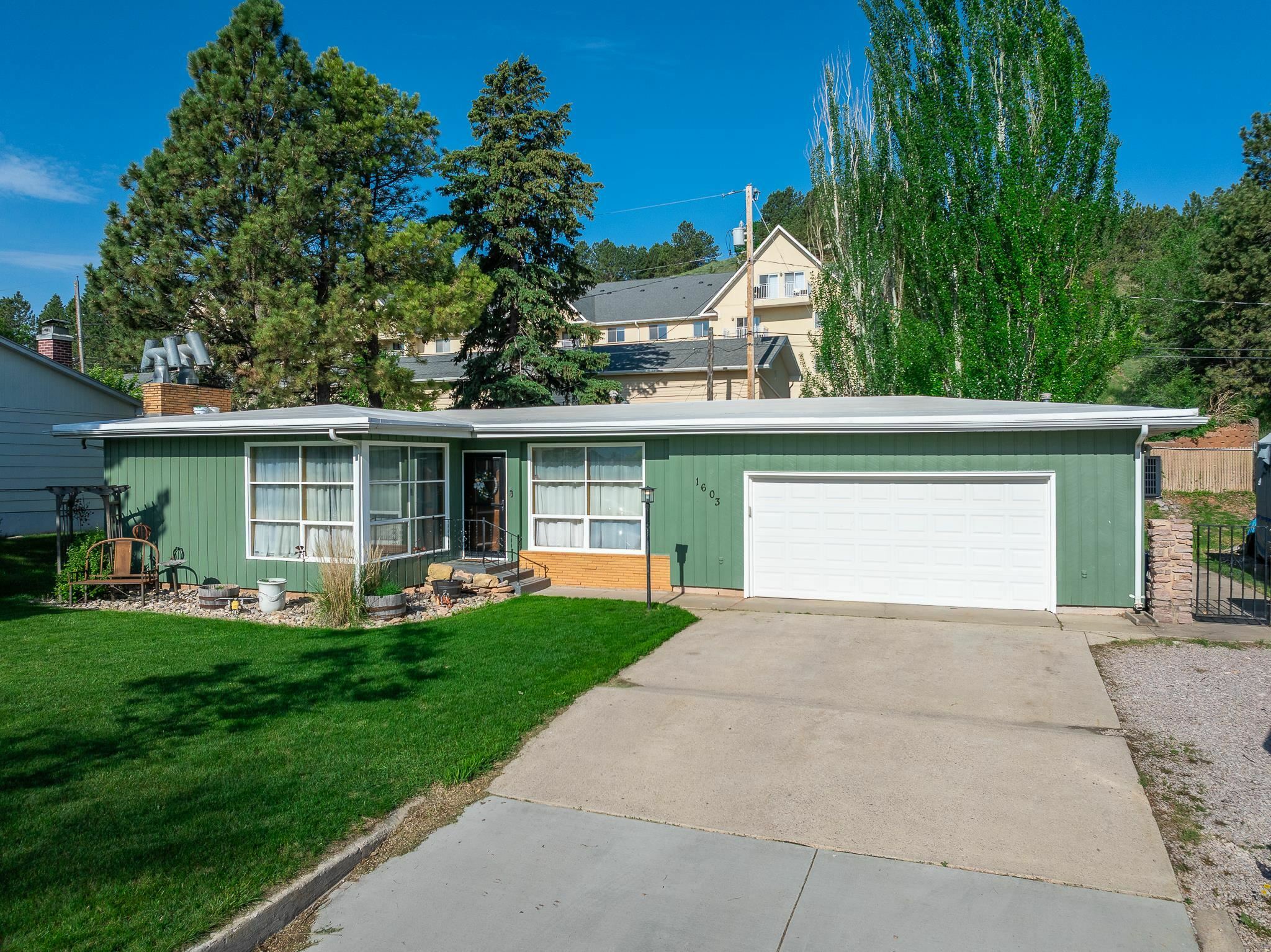 Property Photo: 1603 38th Street SD 57702