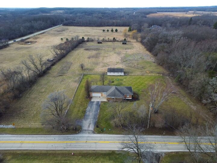 Property Photo:  189 Old Sutton Road  IL 60010 