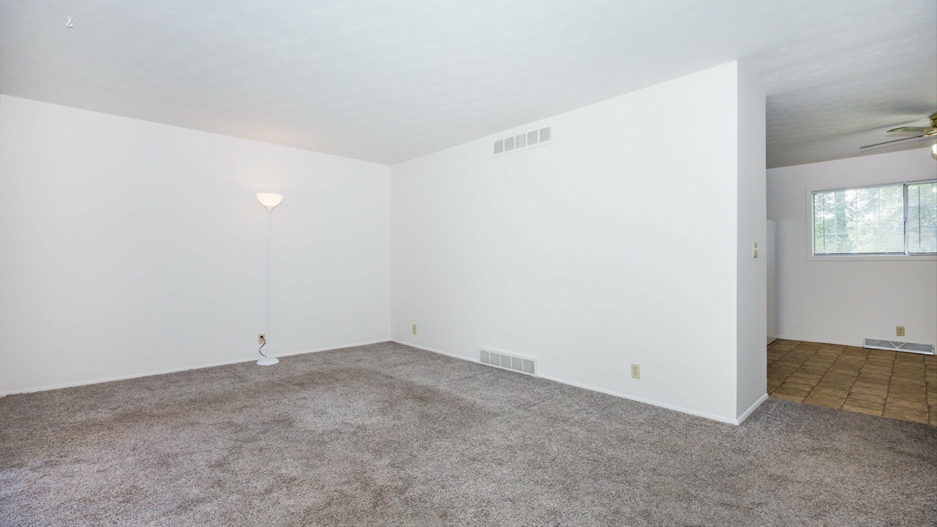 Property Photo: 17 Kingswood Drive IL 61761