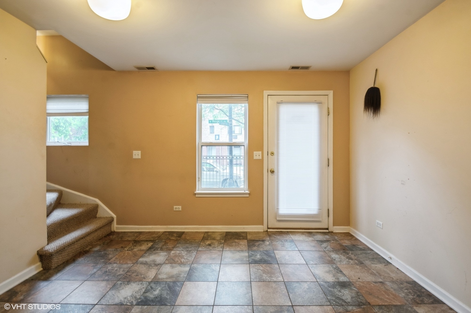 Property Photo:  7272 N Rogers Avenue  IL 60645 