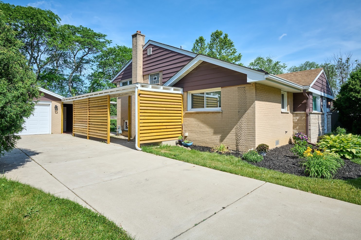 Property Photo: 1226 Longmeadow Drive IL 60025