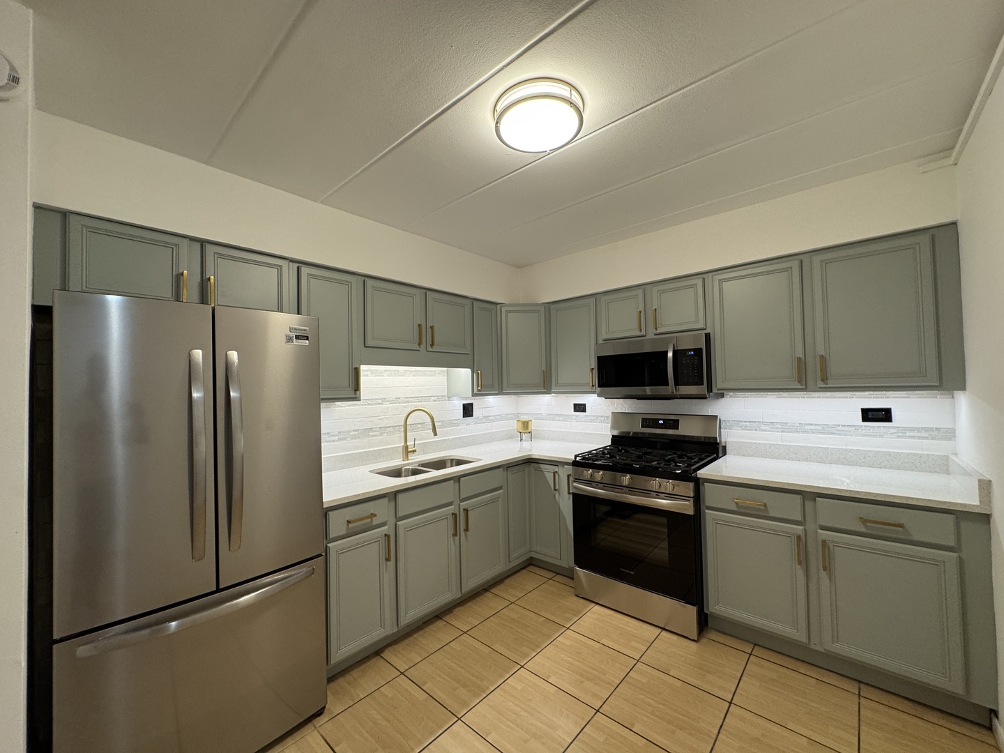 Property Photo: 2546 N Harlem Avenue Ga IL 60707