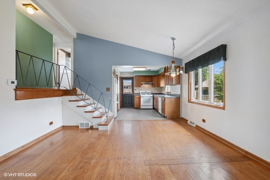 Property Photo: 5536 W 99th Place IL 60453