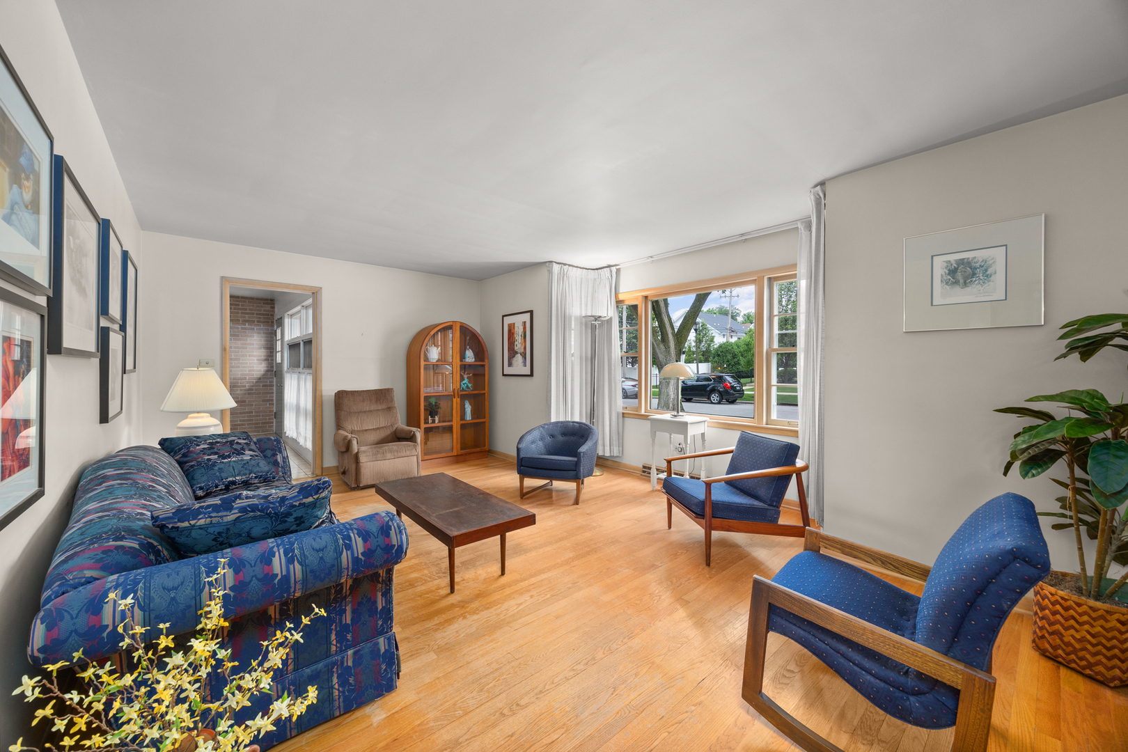 Property Photo:  450 S Cottage Hill Avenue  IL 60126 