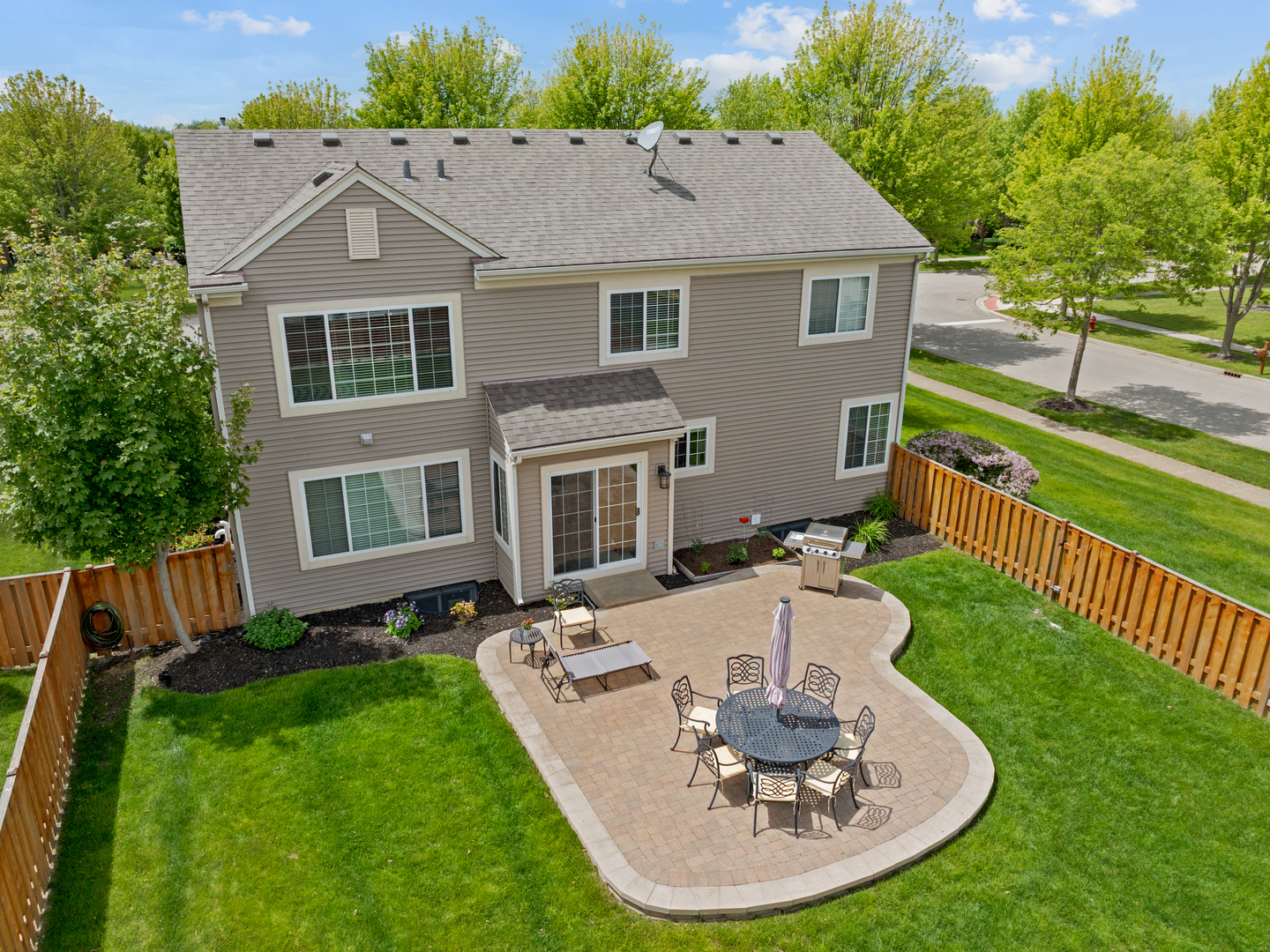 Property Photo: 9312 Bristol Lane IL 60142