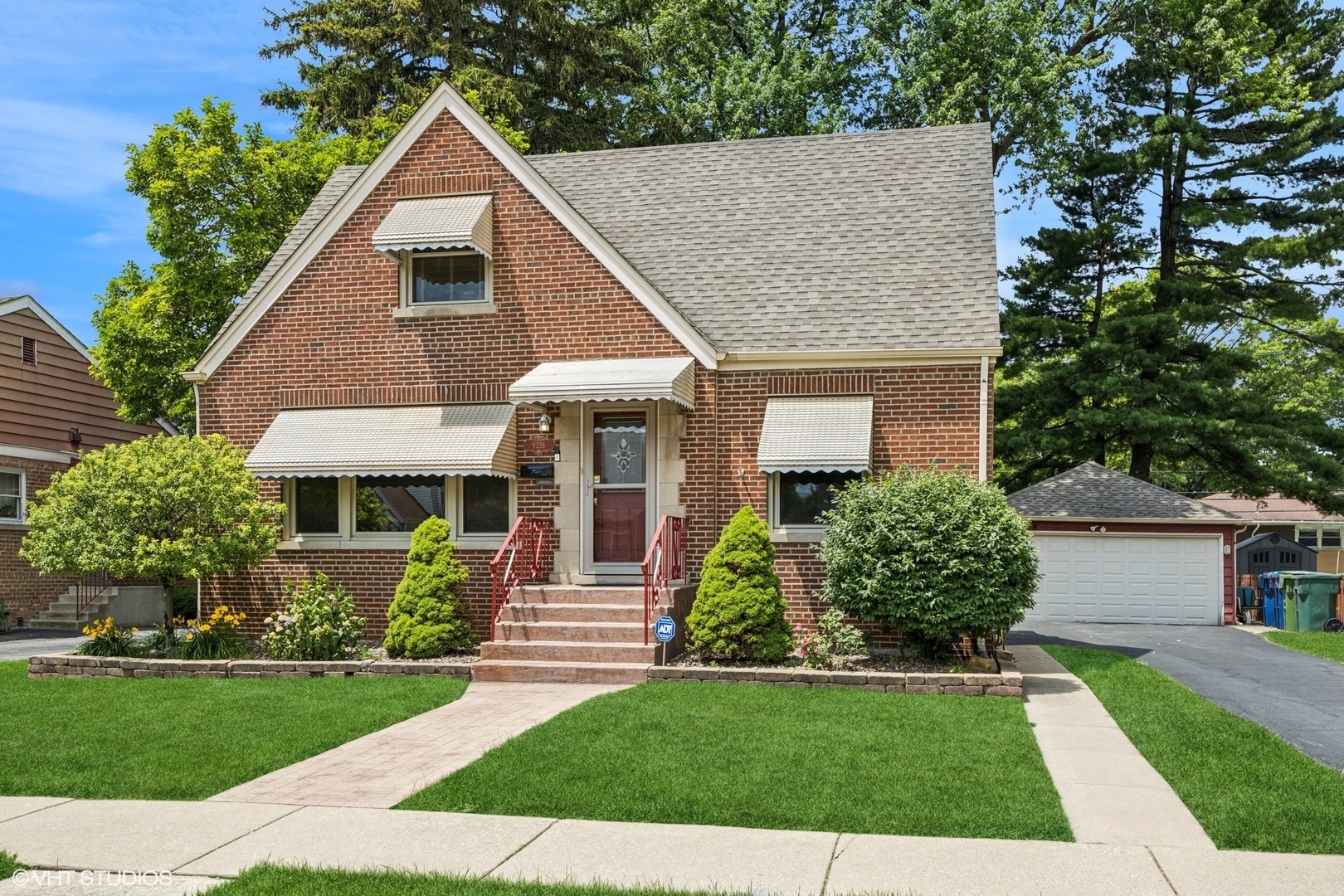 Property Photo: 9326 S Millard Avenue IL 60805