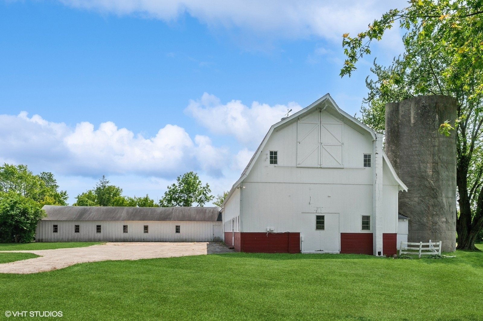 Property Photo: 42008 N Delany Road IL 60099