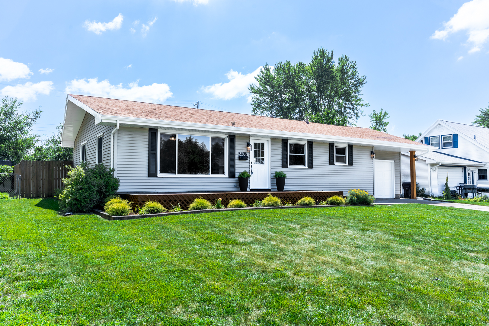Property Photo:  5406 N Arrow Drive  IL 61614 