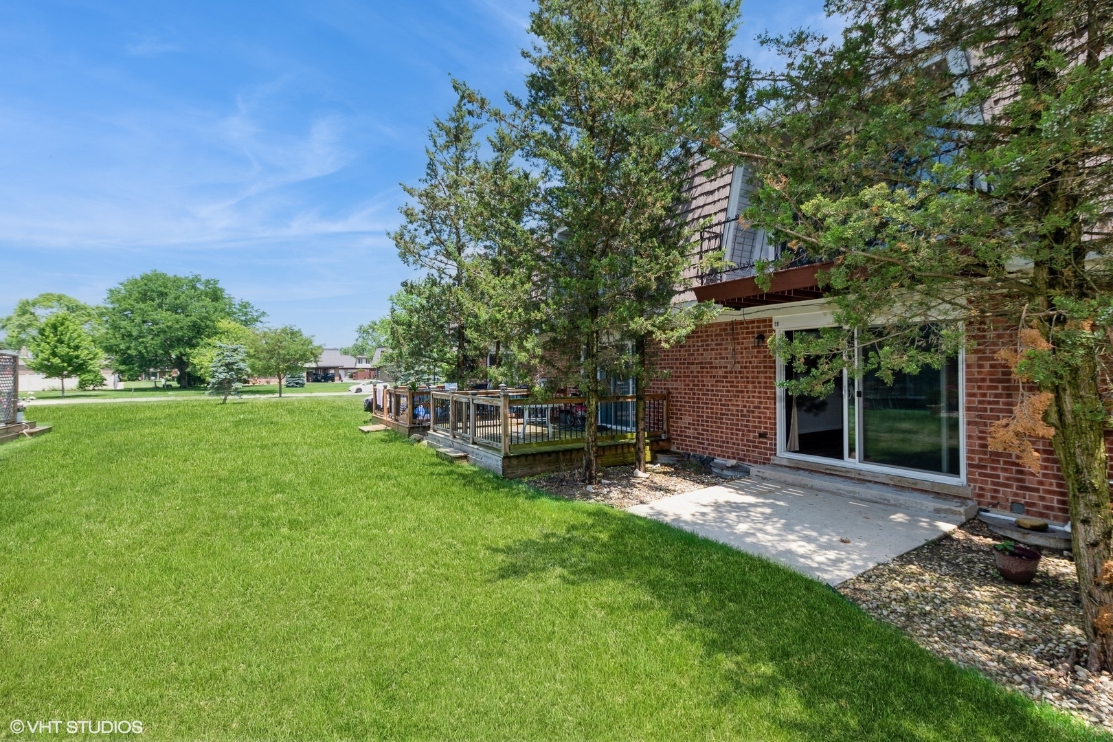 Property Photo: 19 Cour Saint Tropez Court 19 IL 60465