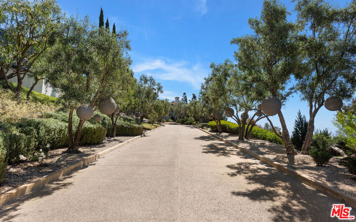Property Photo: 9904 Kip Drive CA 90210