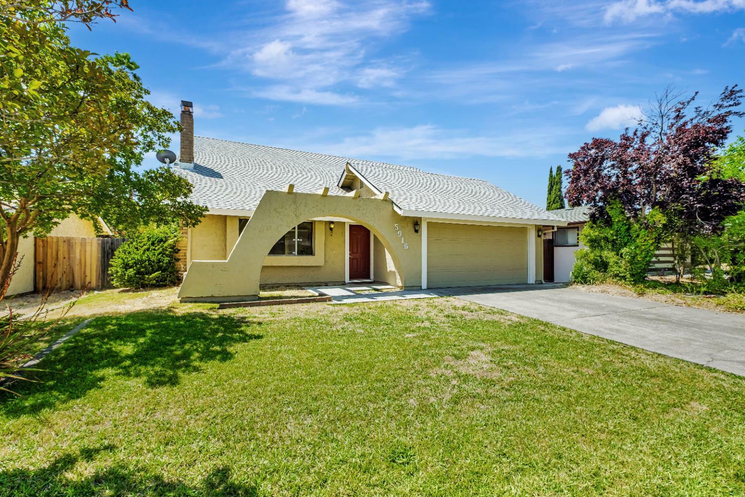 Property Photo: 5916 Birchglade Way CA 95621