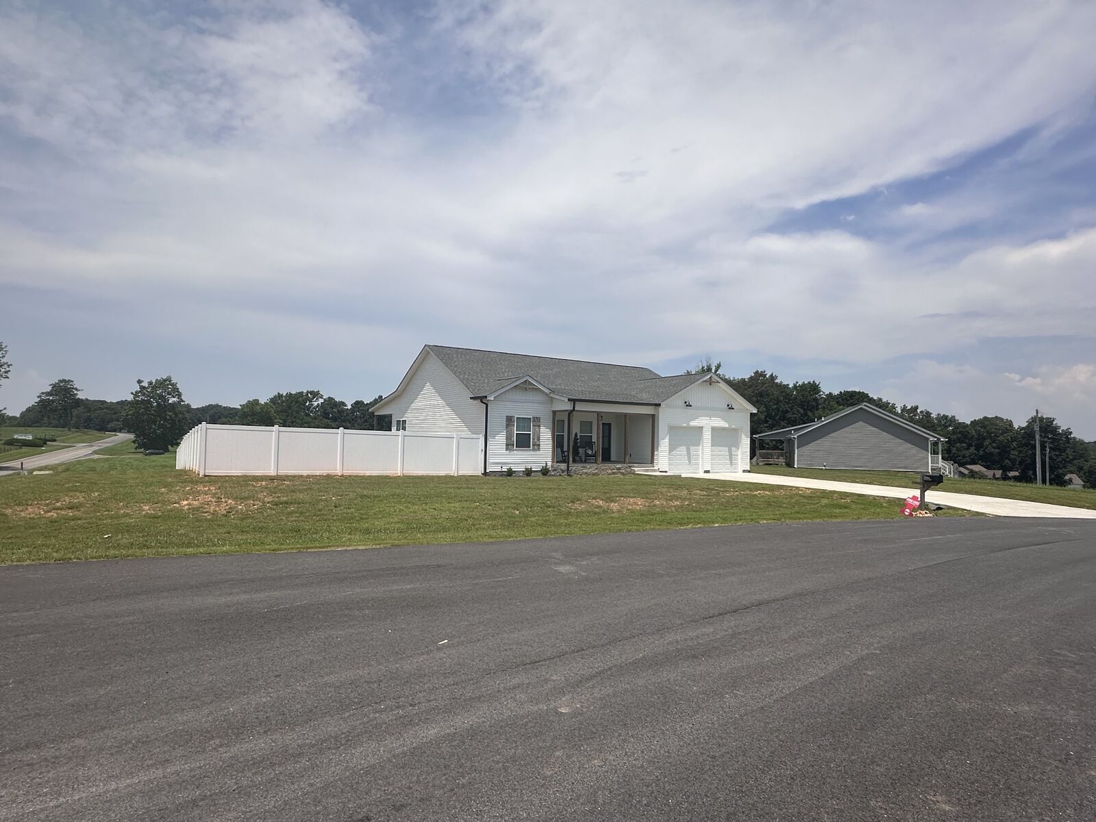 Property Photo: 19 Emilys Way KY 42211