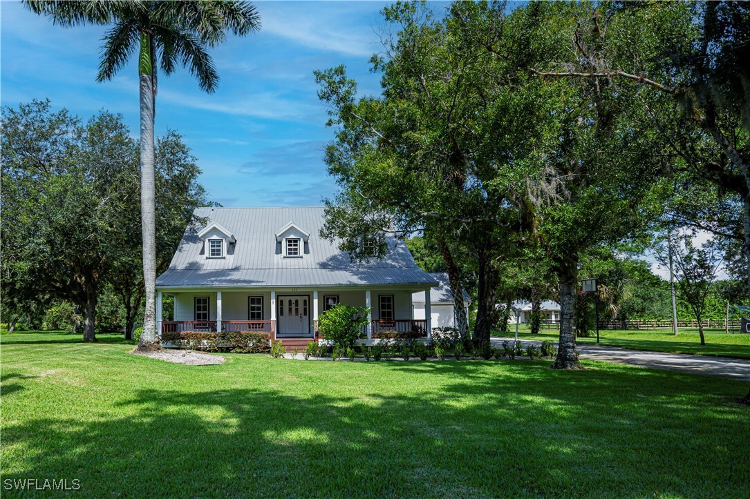 Property Photo: 202 N Cypress Street FL 33935