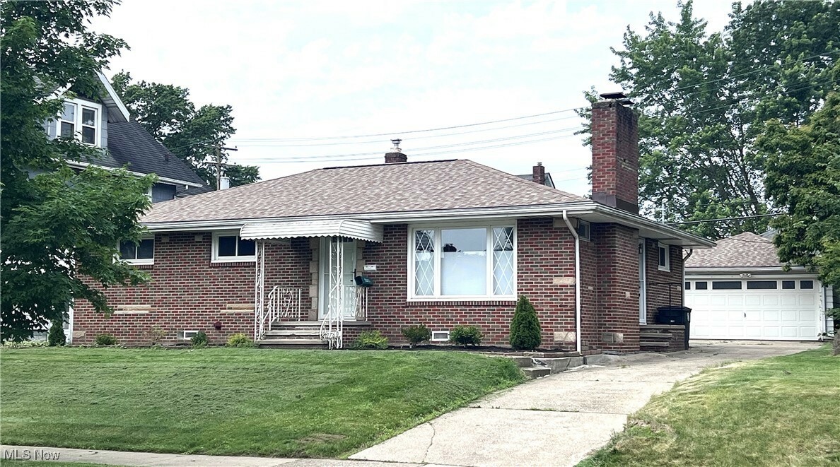 Property Photo: 1760 Glenmount Avenue OH 44301