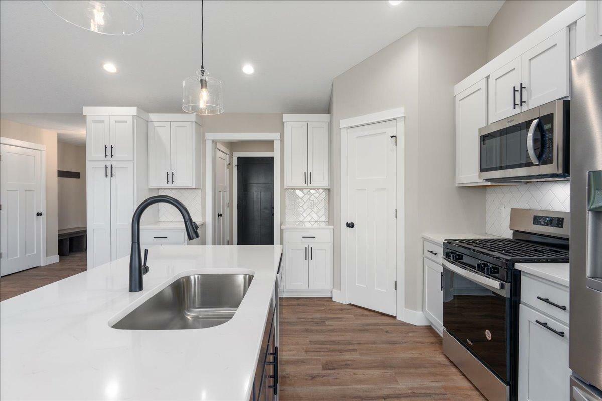 Property Photo: 885 183rd Court WI 54017