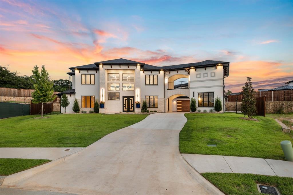 Property Photo: 1732 Oakbrook Drive TX 76262