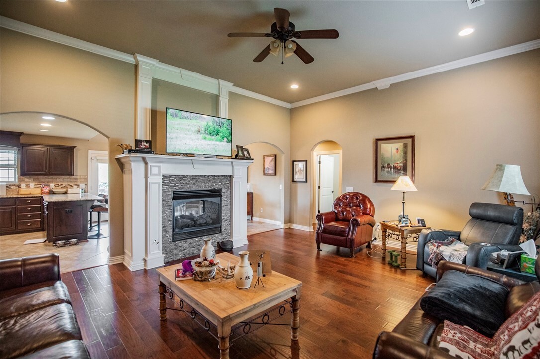 Property Photo: 709 Dollar Street AR 72718