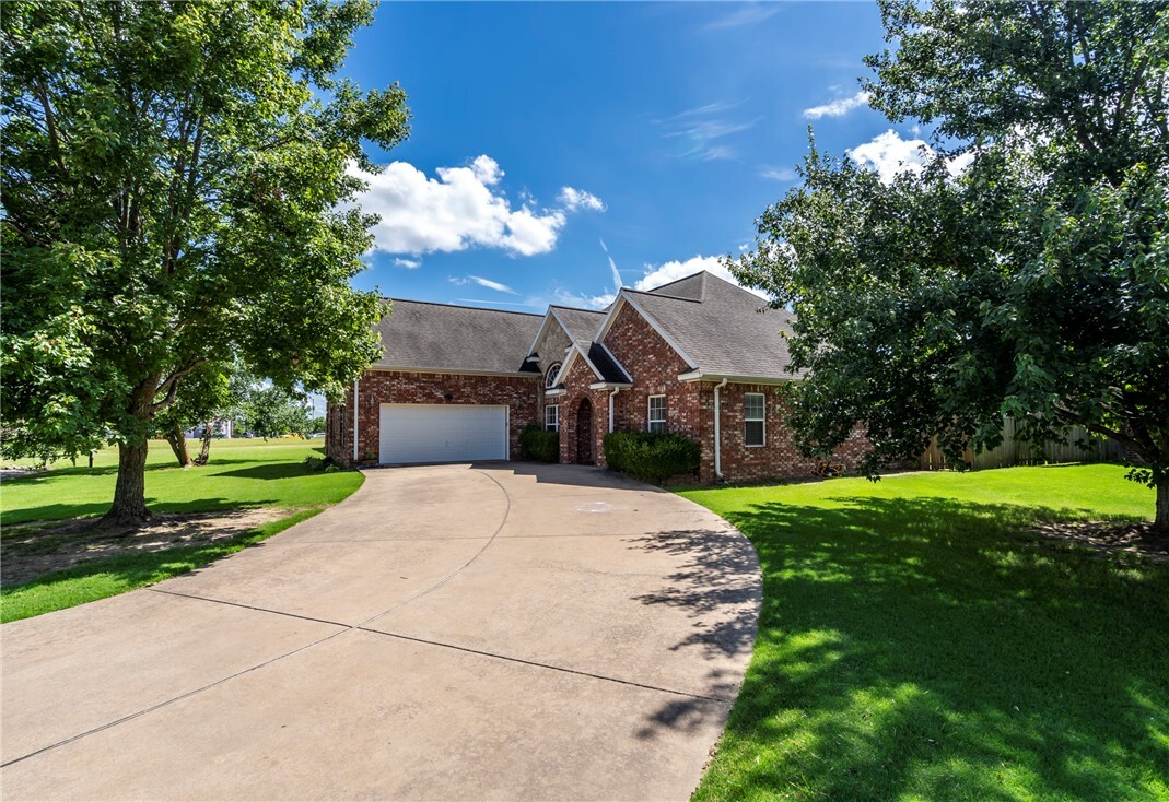 Property Photo: 2370 Montclair Avenue AR 72761