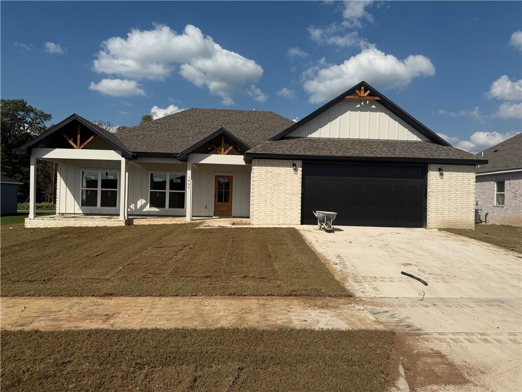 Property Photo:  1407 Latium Street  AR 72761 