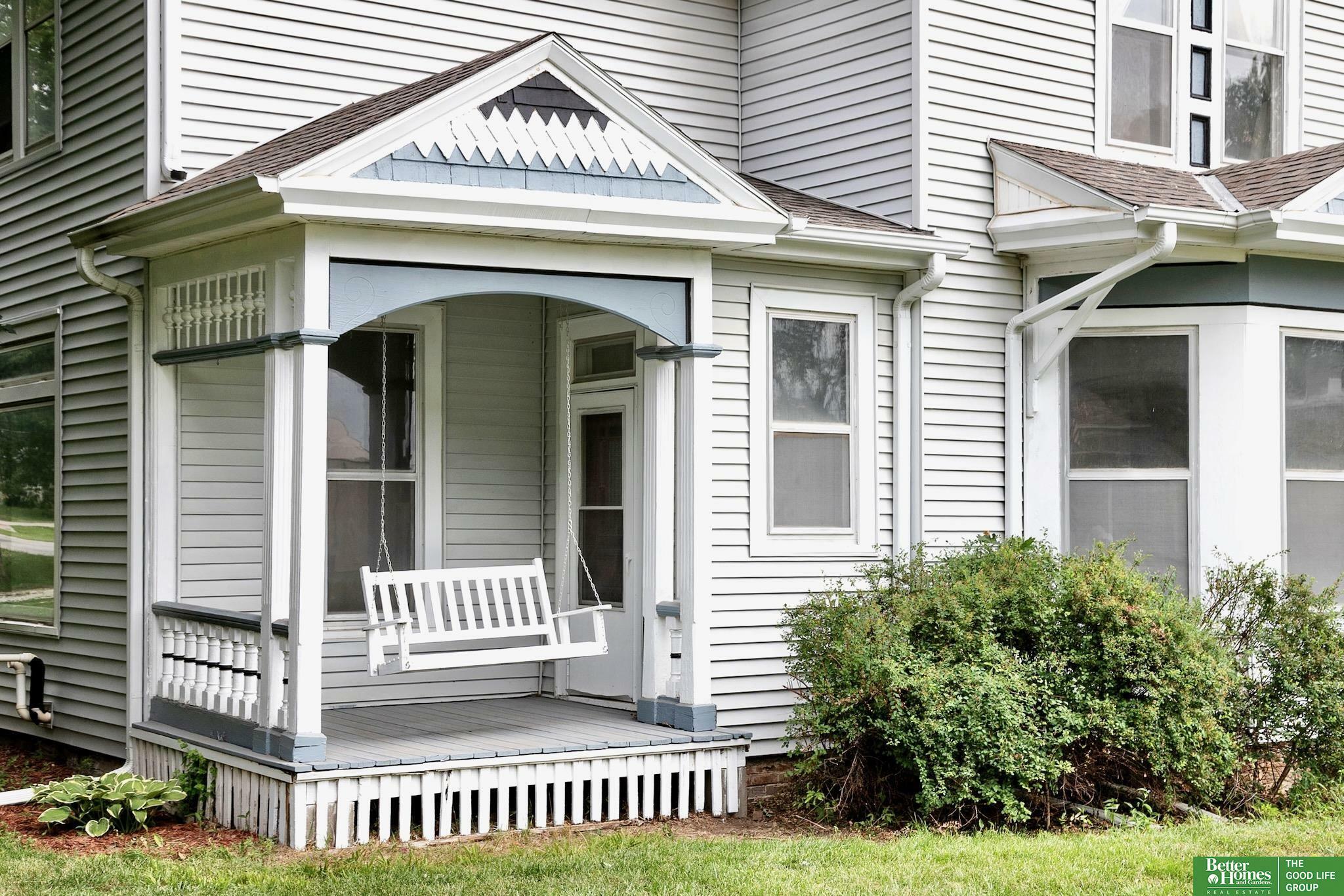 Property Photo: 1418 Monroe Street NE 68023