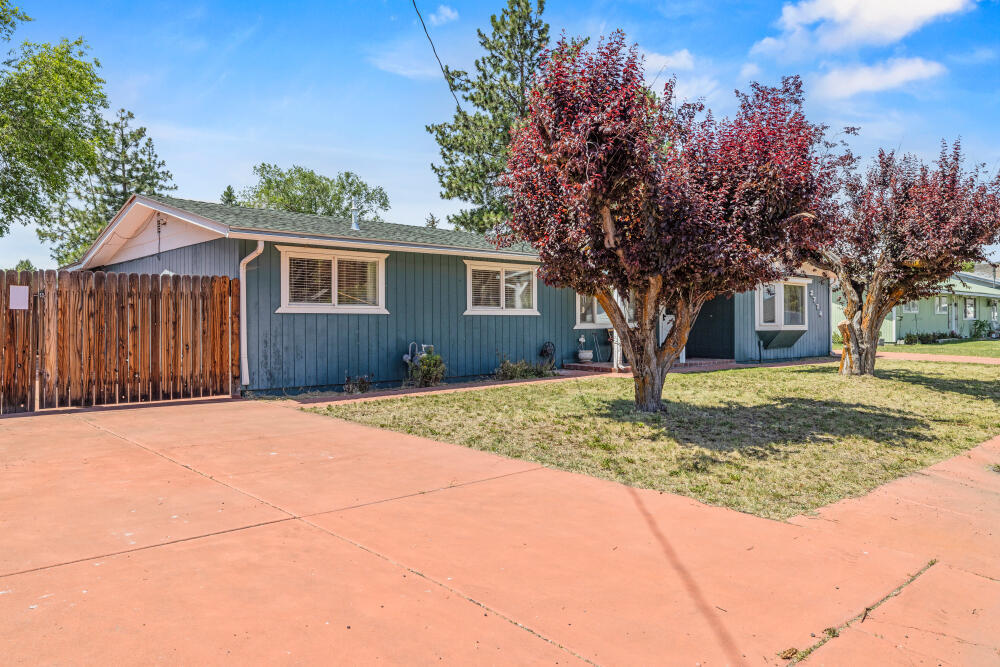 Property Photo: 2774 Eastmount Street OR 97603