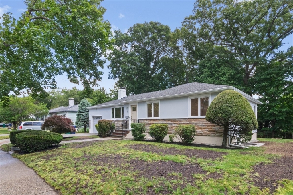 Property Photo: 94 Selwyn Rd MA 02461