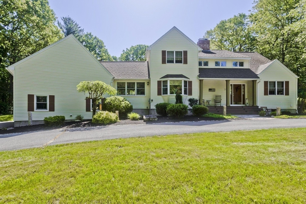 Property Photo: 435 Rochdale St MA 01501