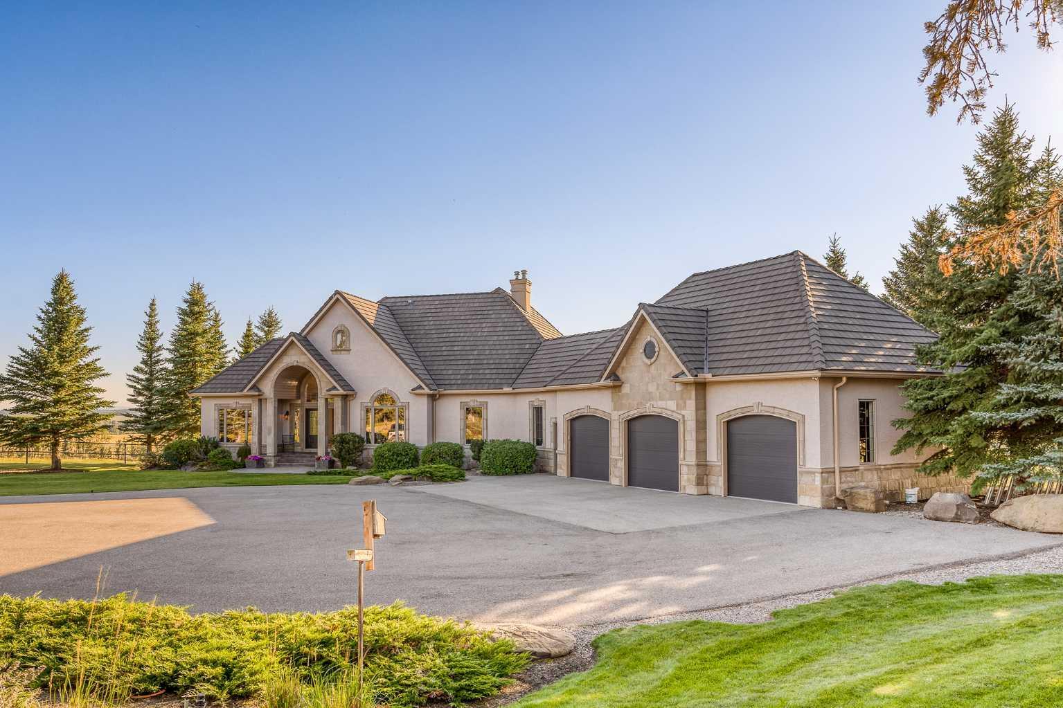 Property Photo:  43062 Township Road 250  AB T3X 3H9 