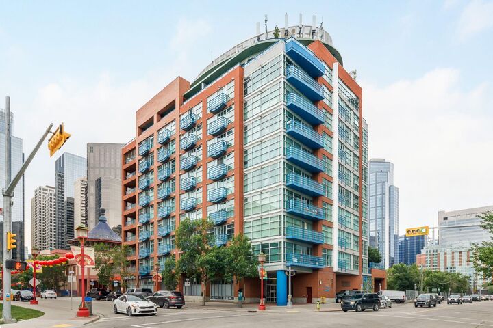 205 Riverfront Avenue SW 804  Calgary AB T2P 5K4 photo