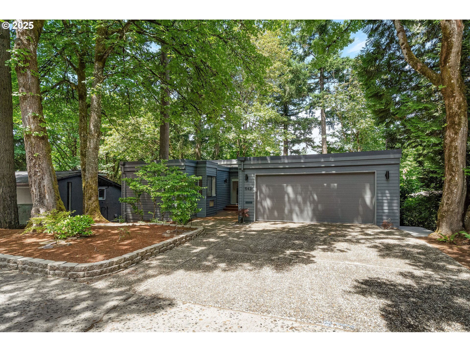 Property Photo: 6426 SW Burlingame Pl OR 97239