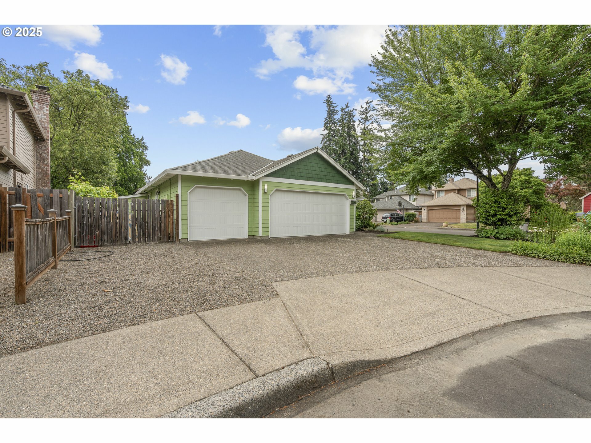 Property Photo: 16408 SW 107th Ct OR 97224